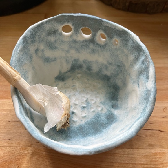 Handcrafted Blue and White Ceramic Herb Shredder and Garlic Grater - Picture 1 of 3